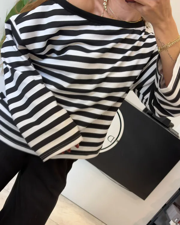 Siyah Çizgili Kayık Yaka Sweatshirt