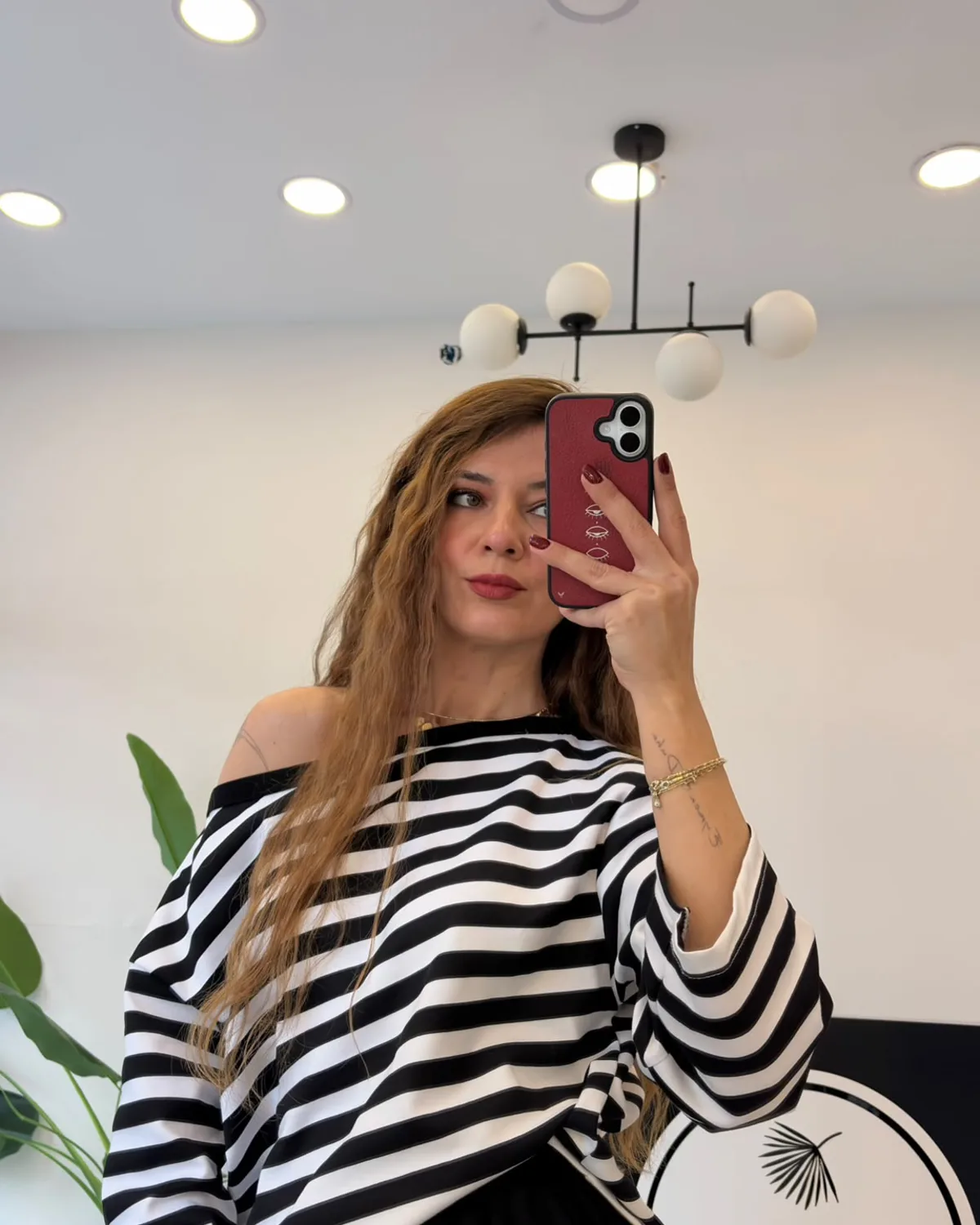 Siyah Çizgili Kayık Yaka Sweatshirt